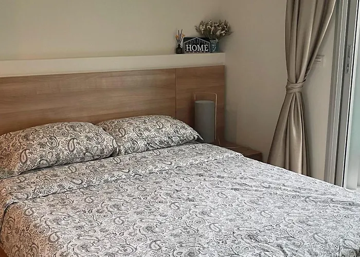 辉煌象神庙全配套设施高端公寓 安静不临街 近地铁夜市 Apartment *